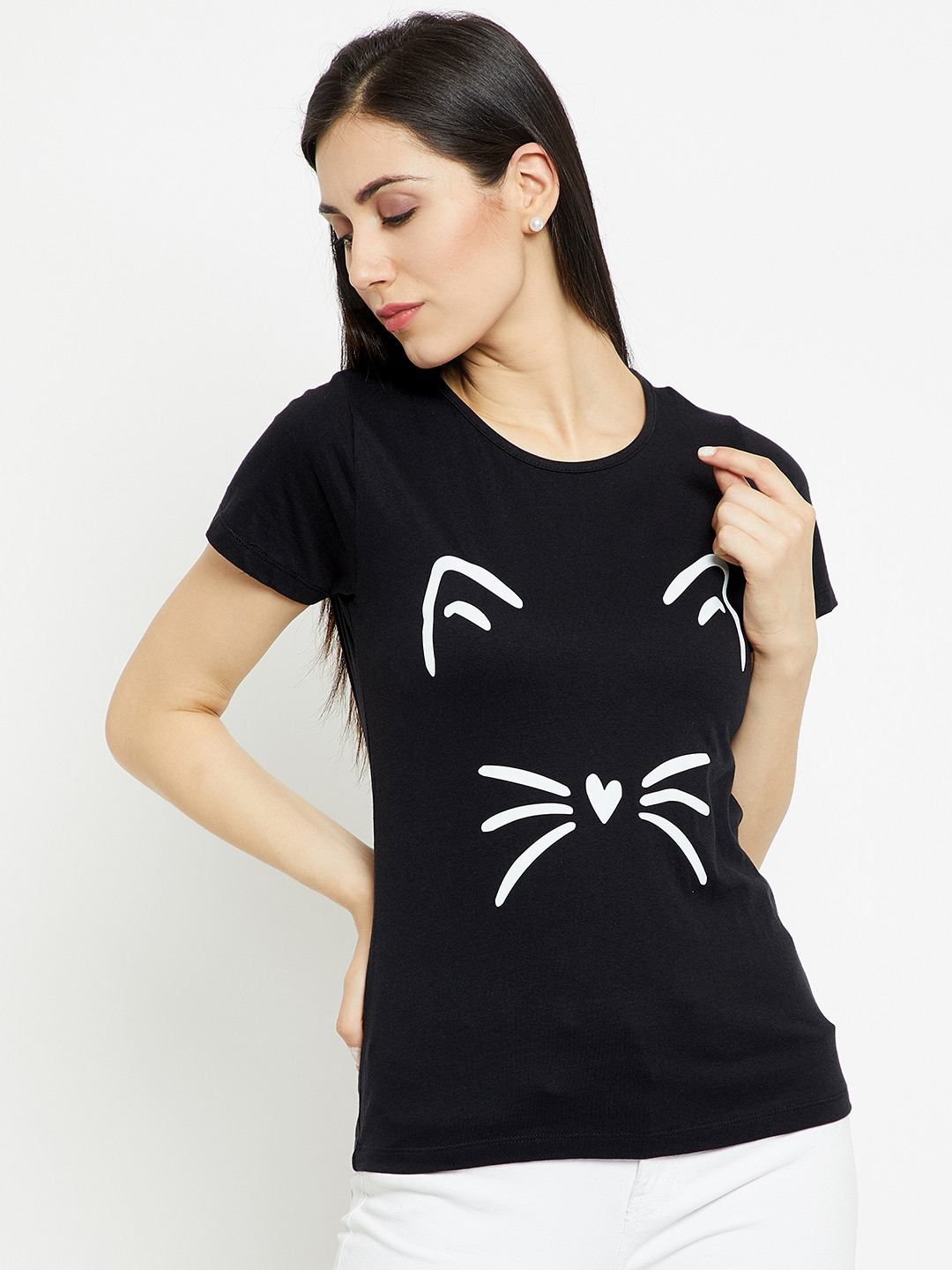 

Berrylush Women Black Printed Round Neck T-shirt