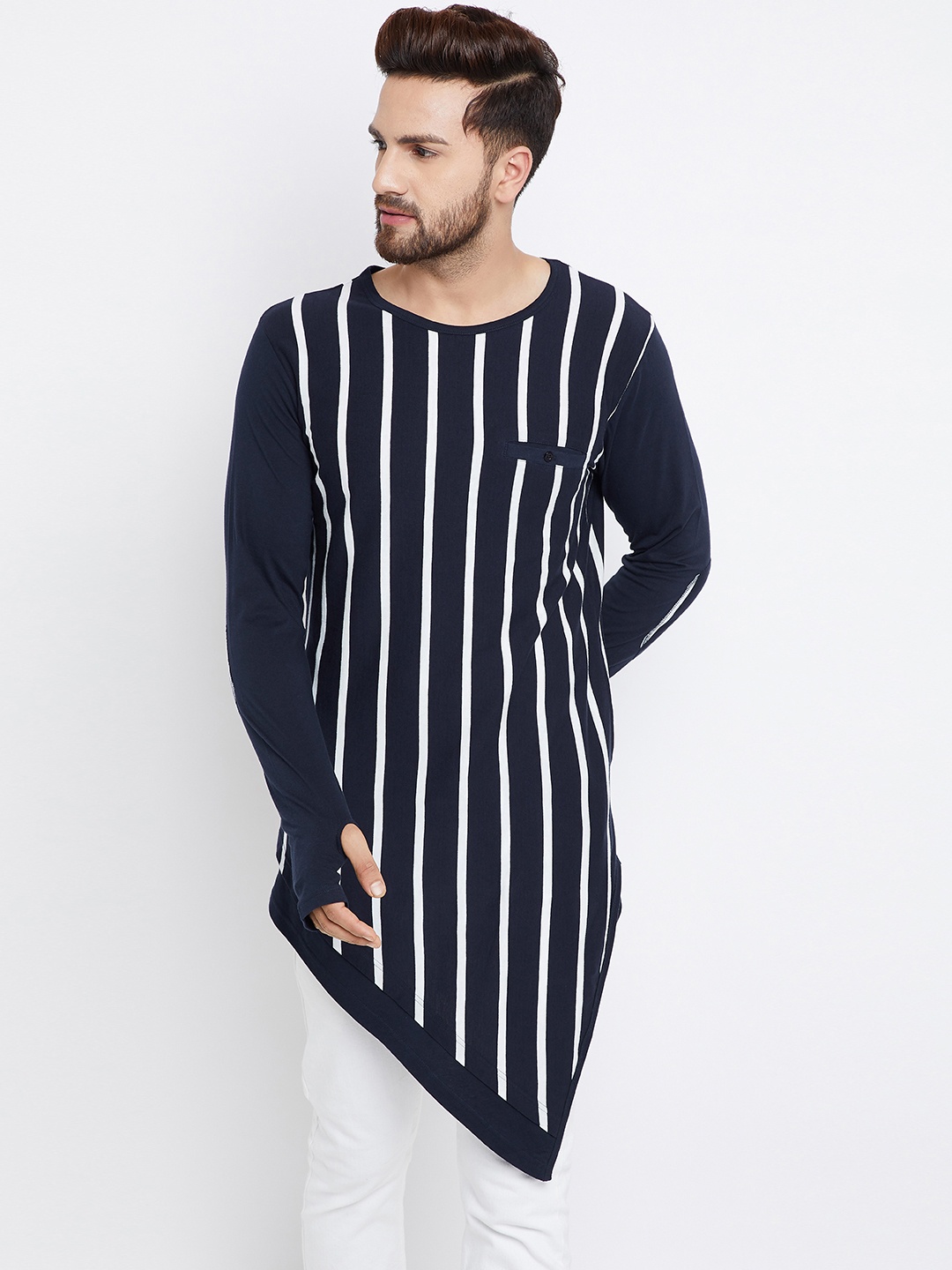 

Hypernation Men Navy Blue Striped Round Neck T-shirt