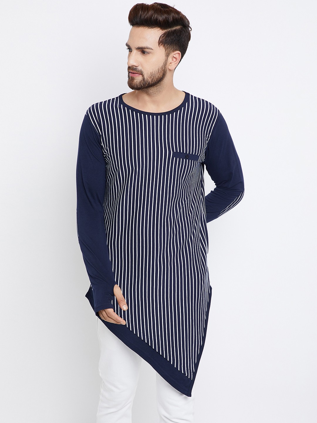 

Hypernation Men Navy Blue Striped Round Neck T-shirt