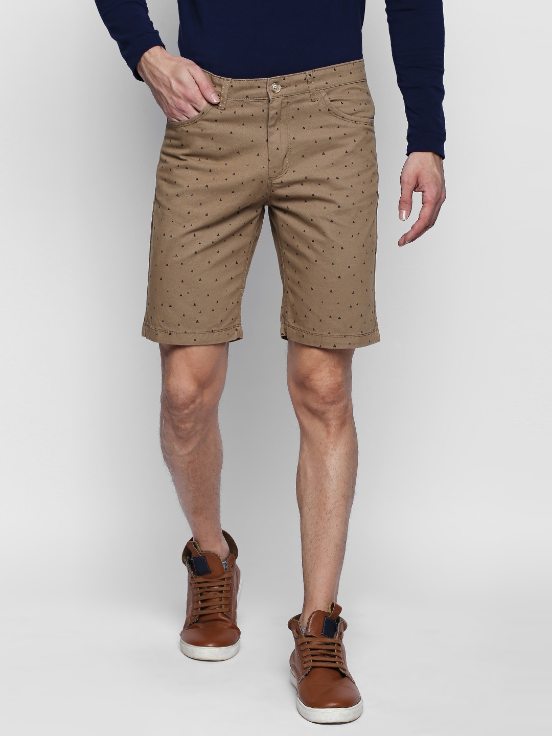 

FiTZ Men Brown Printed Regular Fit Chino Shorts
