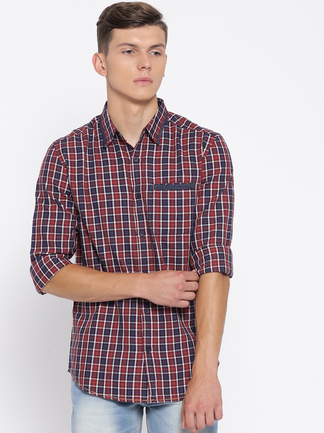 

SPYKAR Men Red & Navy Blue Regular Fit Checked Casual Shirt