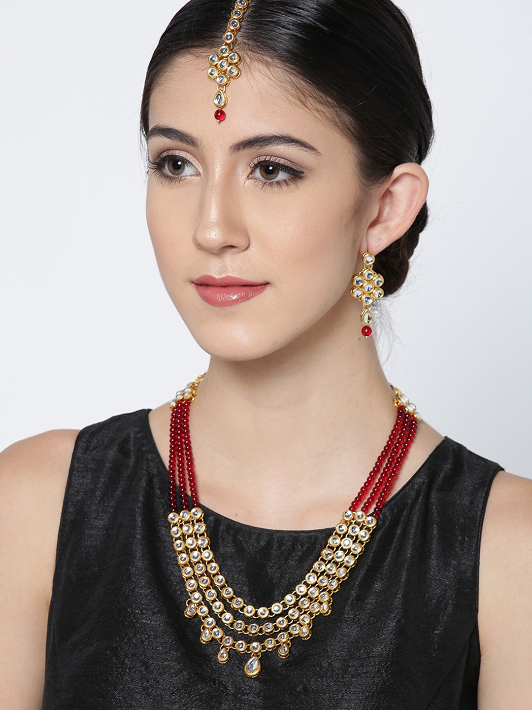 

KARATCART Red Gold-Plated Kundan-Studded Handcrafted Jewellery Set