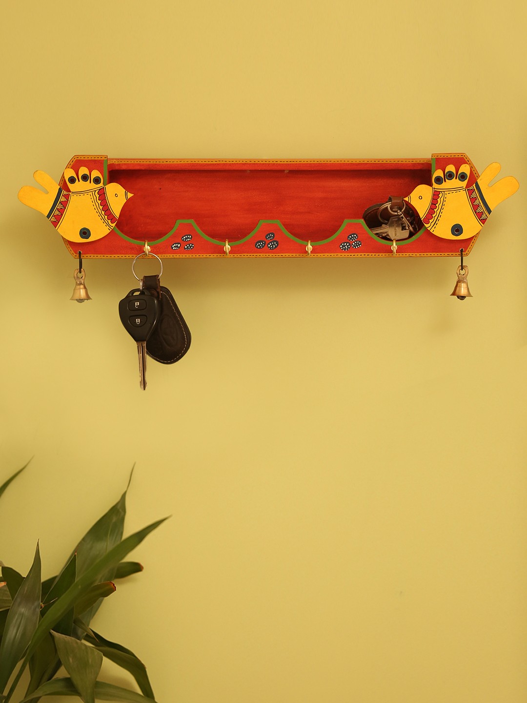 

ExclusiveLane Red Wooden Key Holder