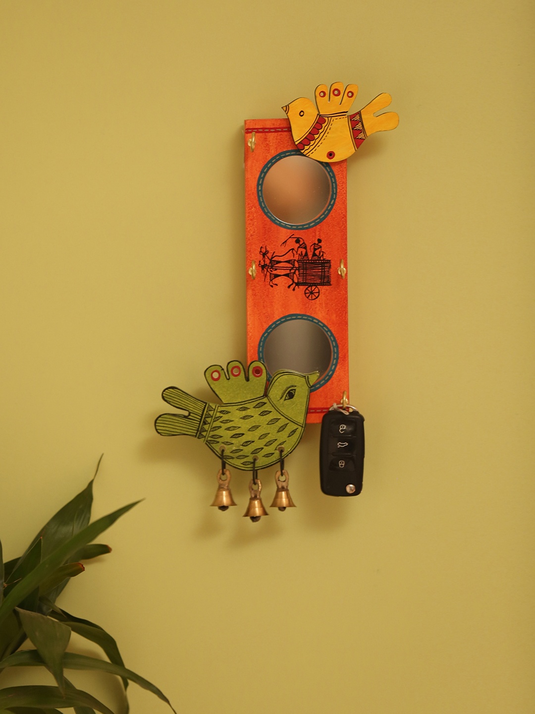 

ExclusiveLane Orange Wooden Key Holder