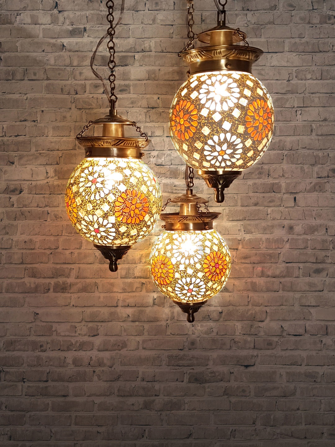 

Fos Lighting Gold-Toned & Off-White Self Design Hanging Cluster Light