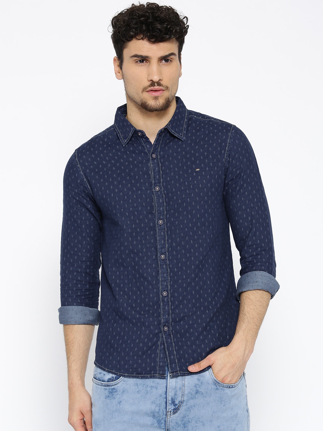 

SPYKAR Men Navy Blue Regular Fit Self Design Chambray Shirt