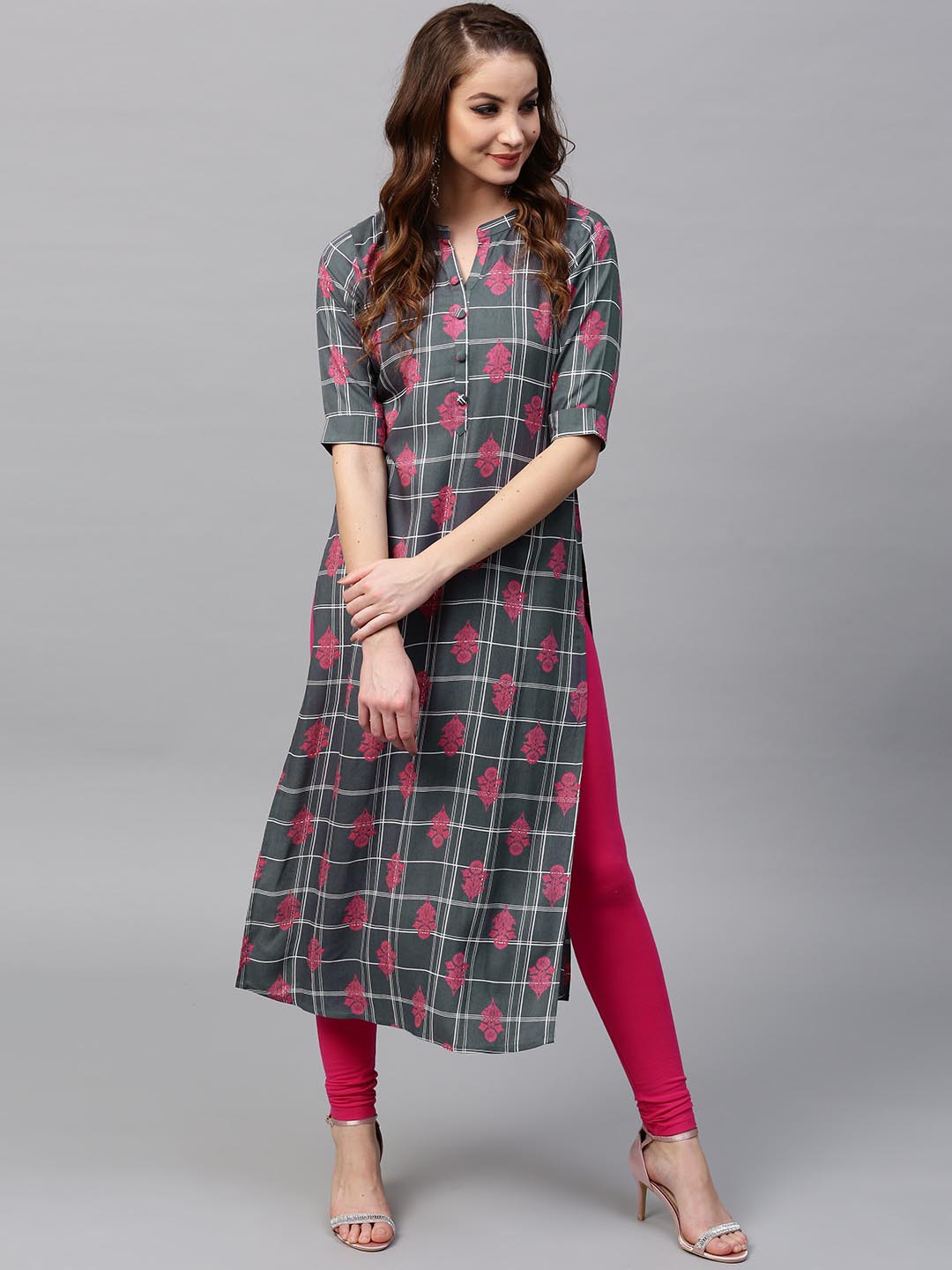 

Gerua By Libas Women Grey Pink Checked Straight Kurta