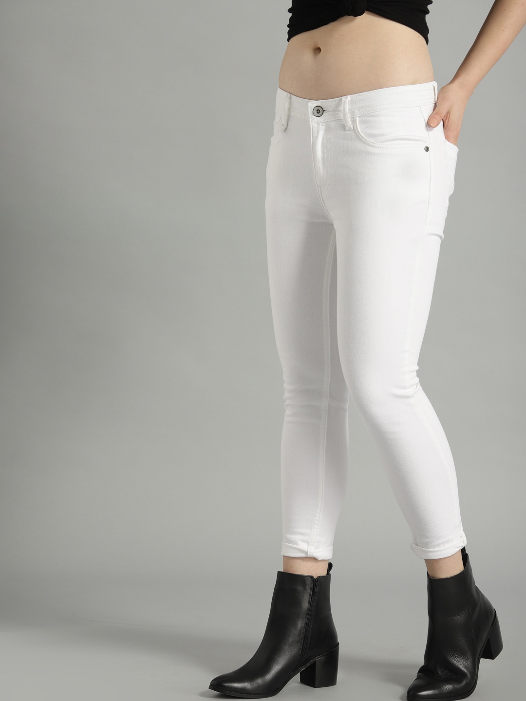 

Roadster Women White Skinny Fit Mid-Rise Clean Look Stretchable Jeans
