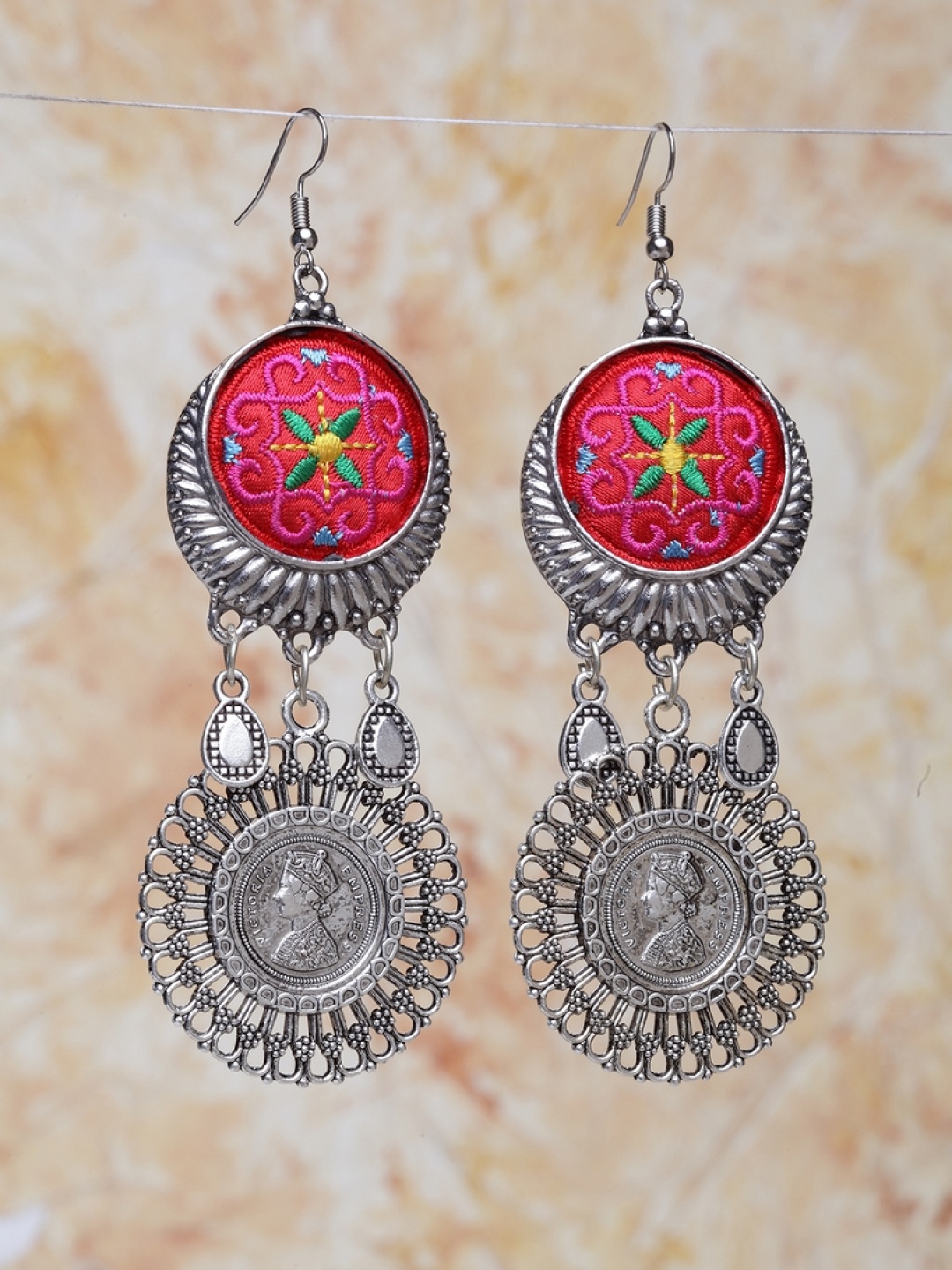 

Moedbuille Silver-Toned & Pink Circular Drop Earrings
