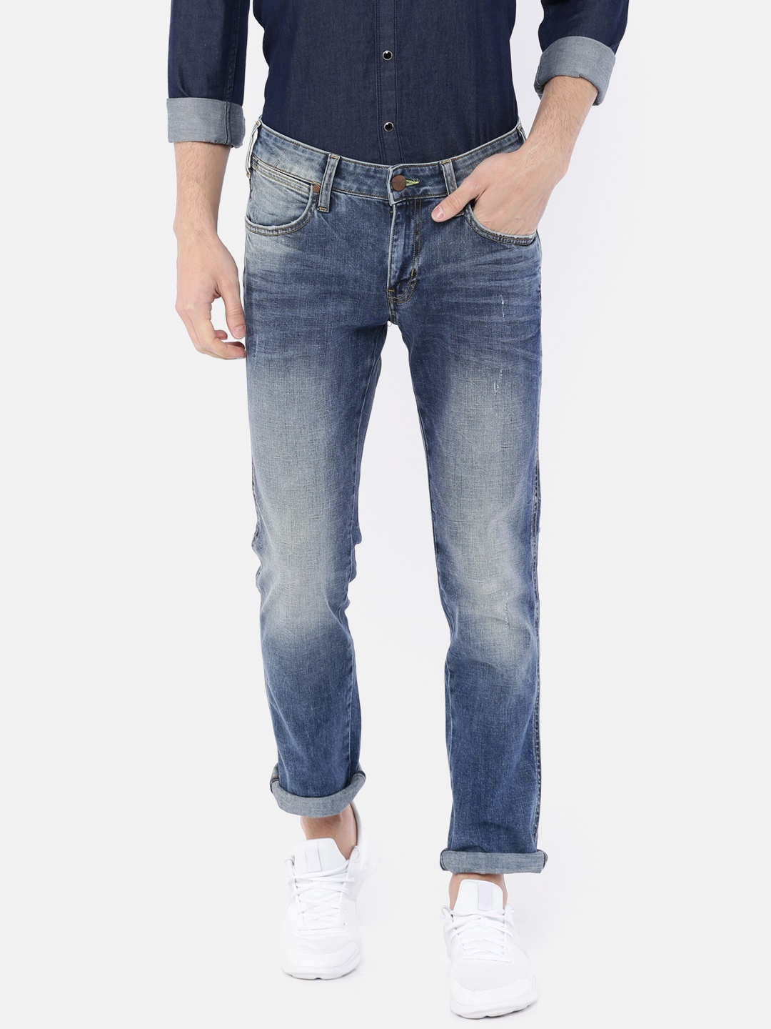 

Wrangler Men Blue Tapered Fit Low-Rise Low Distress Stretchable Jeans