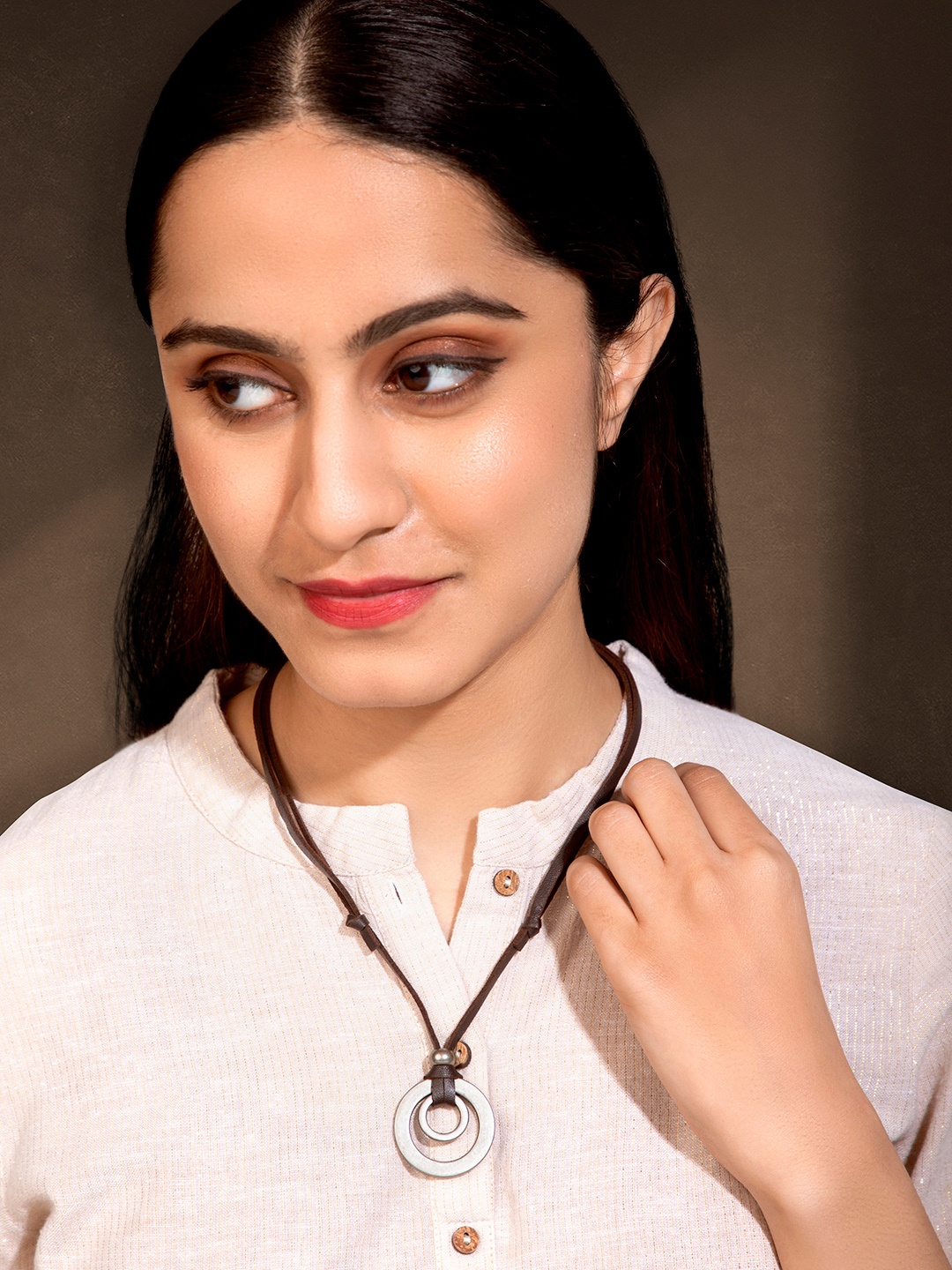 

Peora Women Silver-Plated & Black Pendant with Adjustable Leather Cord Necklace Chain