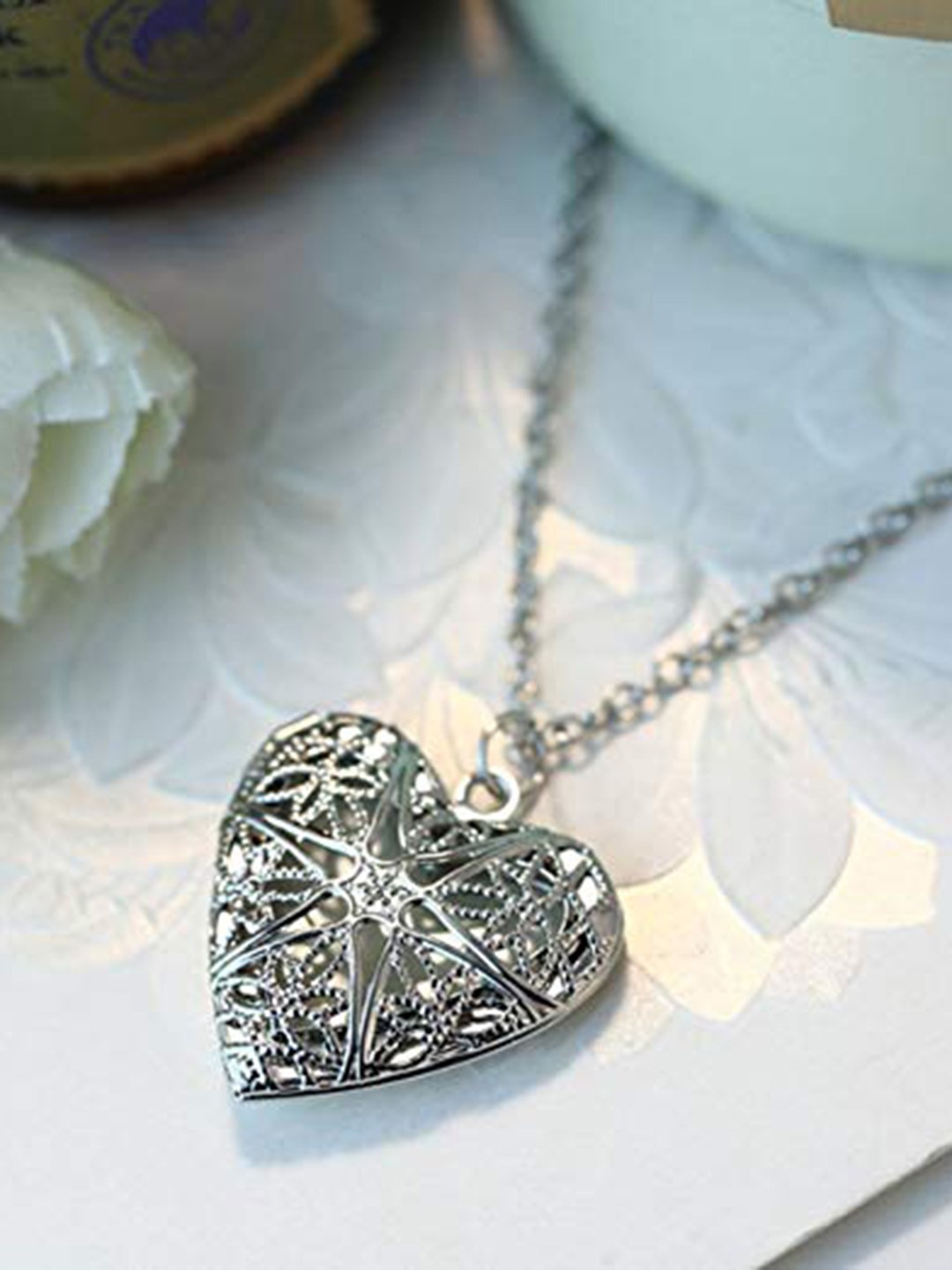 

Peora 925 Silver Plated Heart of Atlantis Pendant With Necklace