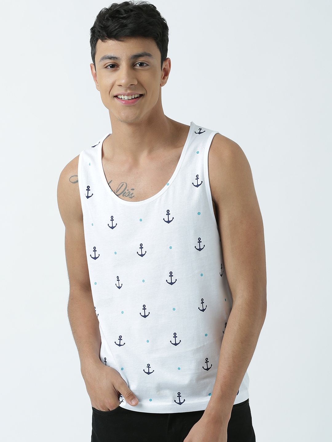 

Huetrap Men White Printed Scoop Neck T-shirt