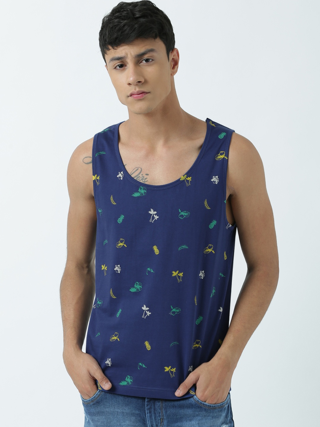 

Huetrap Men Navy Blue Printed Scoop Neck T-shirt