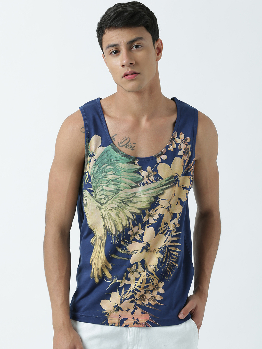 

Huetrap Men Navy Blue Printed Scoop Neck T-shirt