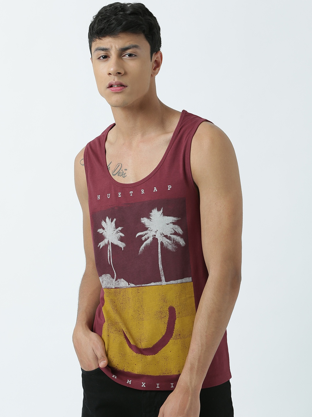 

Huetrap Men Burgundy Printed Scoop Neck T-shirt