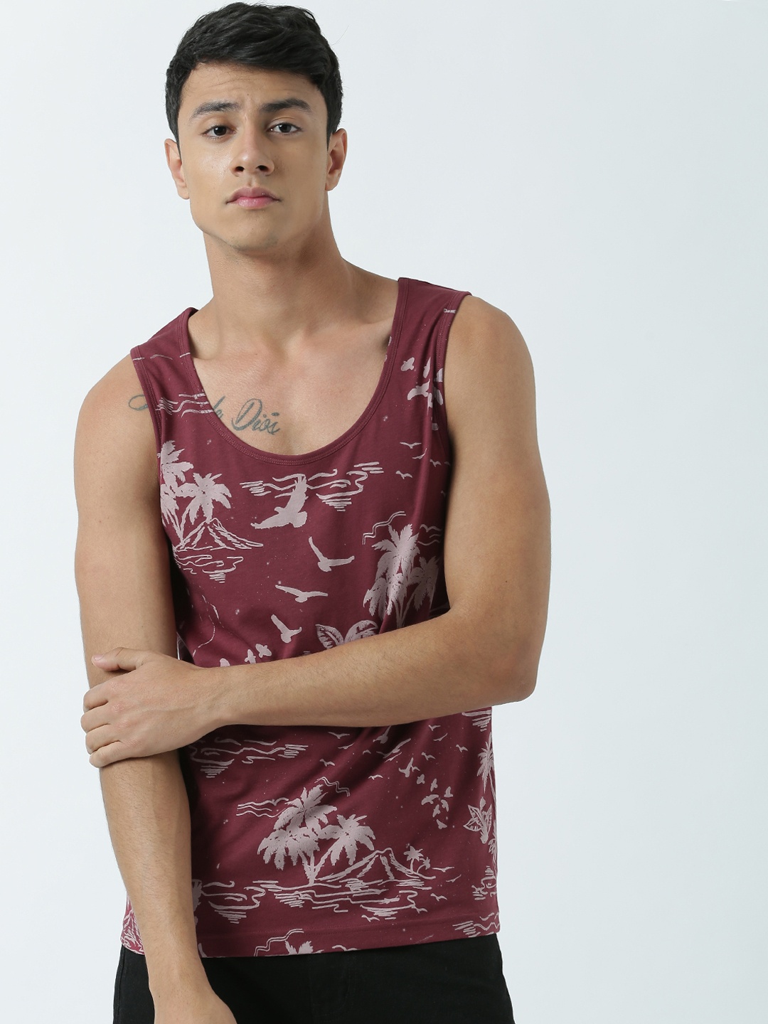 

Huetrap Men Burgundy Printed Scoop Neck T-shirt