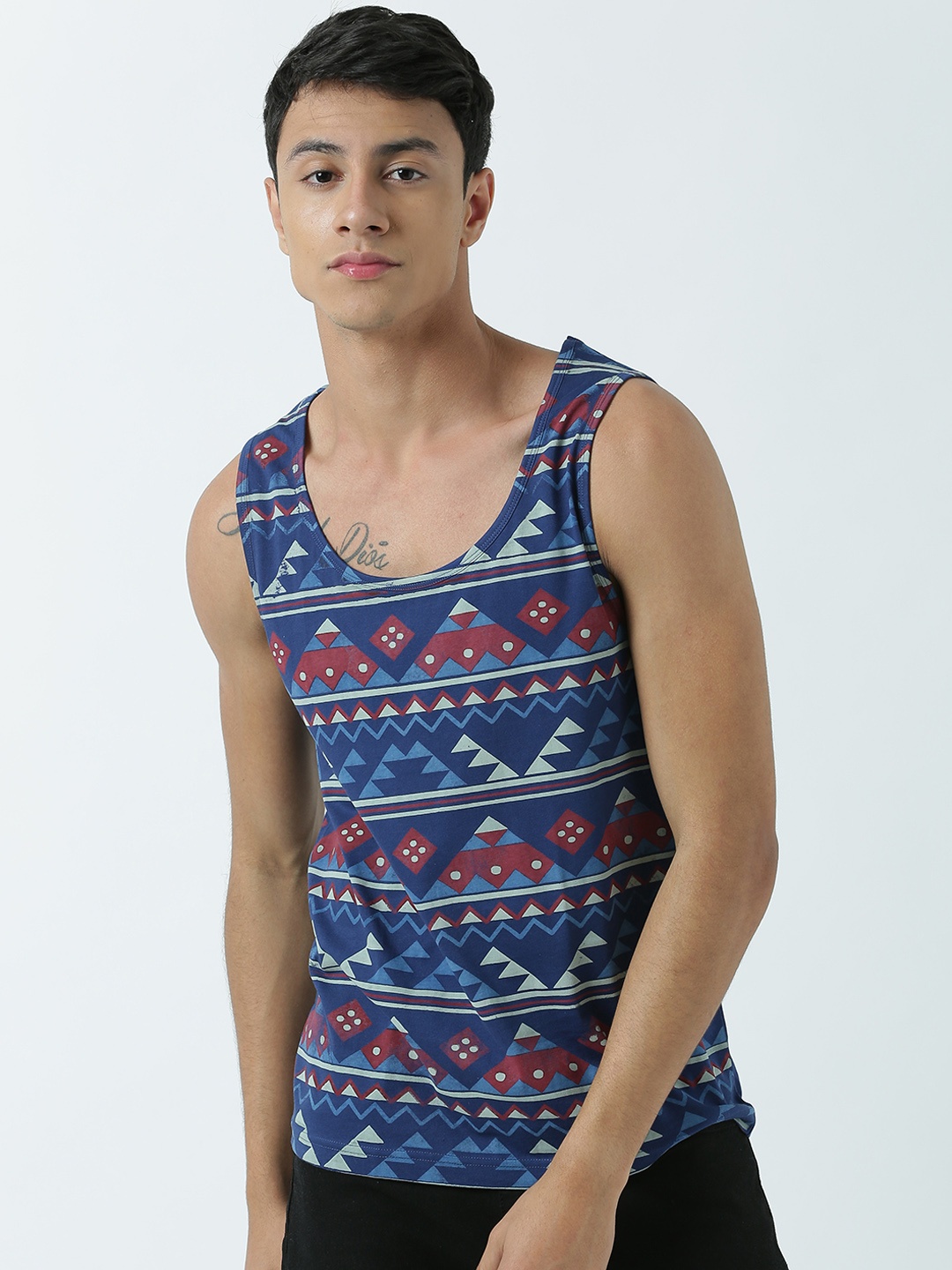 

Huetrap Men Navy Blue Printed Scoop Neck T-shirt