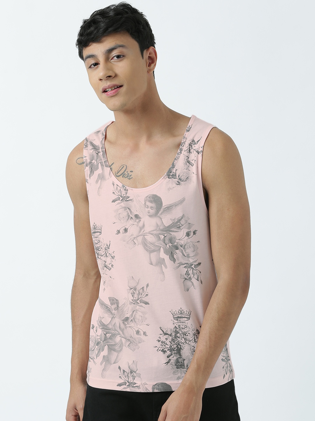 

Huetrap Men Pink Printed Scoop Neck T-shirt