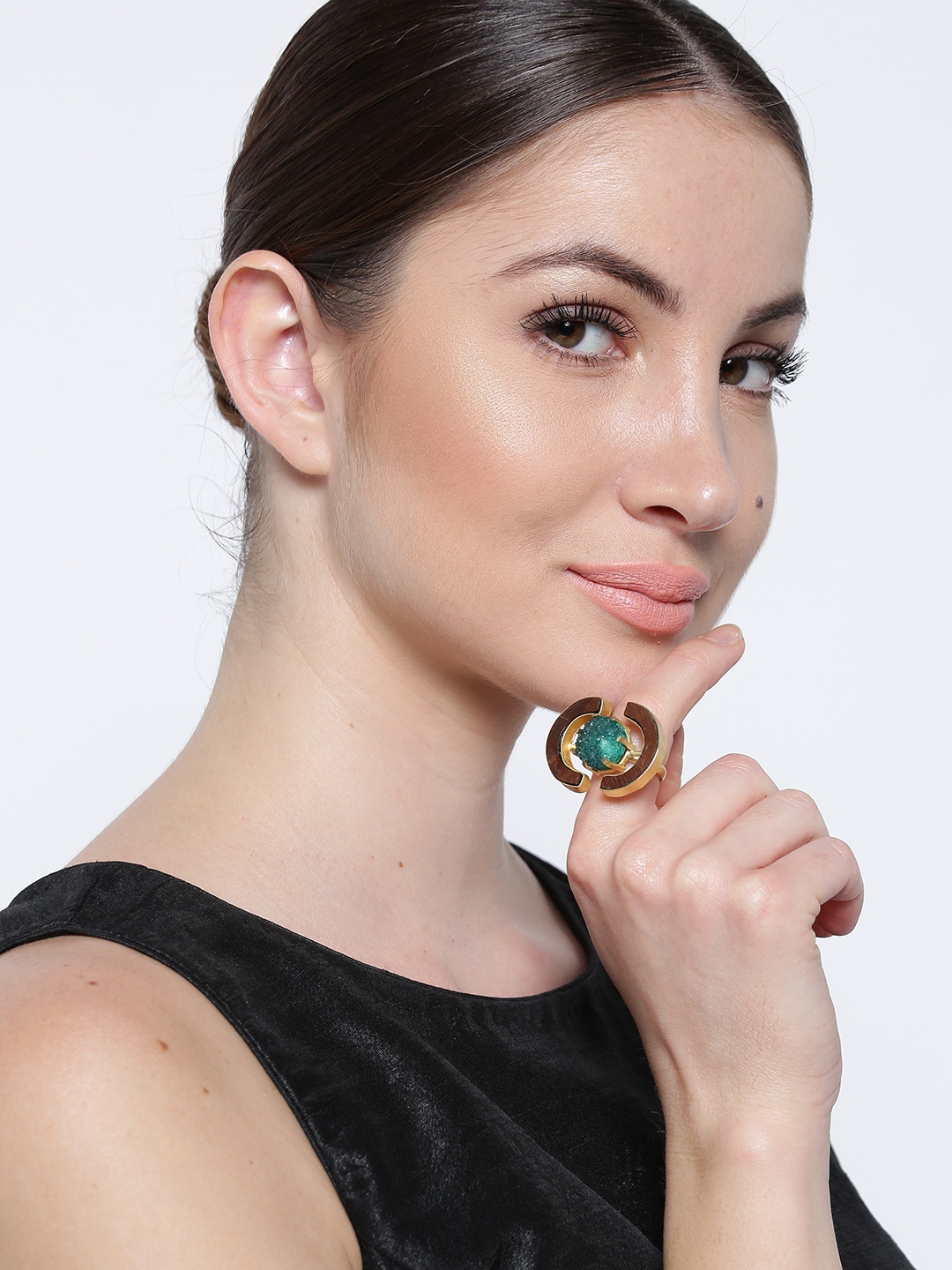

Priyaasi Gold-Toned & Green Stone-Studded Adjustable Ring