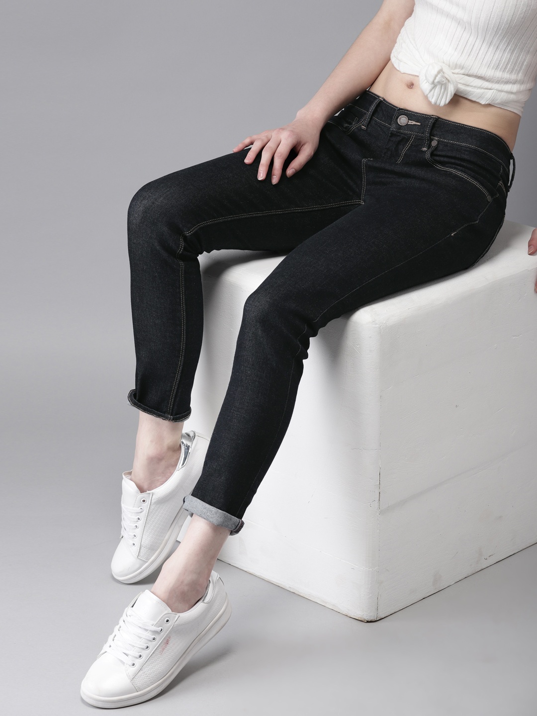 

Moda Rapido Women Blue Skinny Fit Mid-Rise Clean Look Stretchable Cropped Jeans