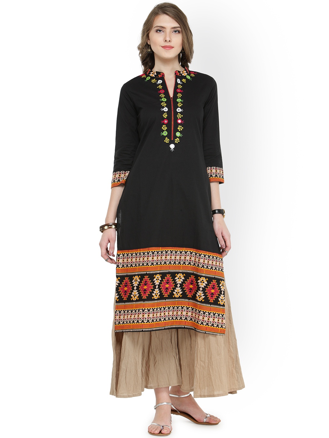 

Varanga Women Black Embroidered Straight Kurta
