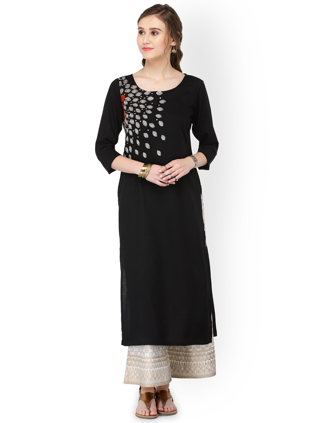 

Varanga Women Black Embroidered Straight Kurta