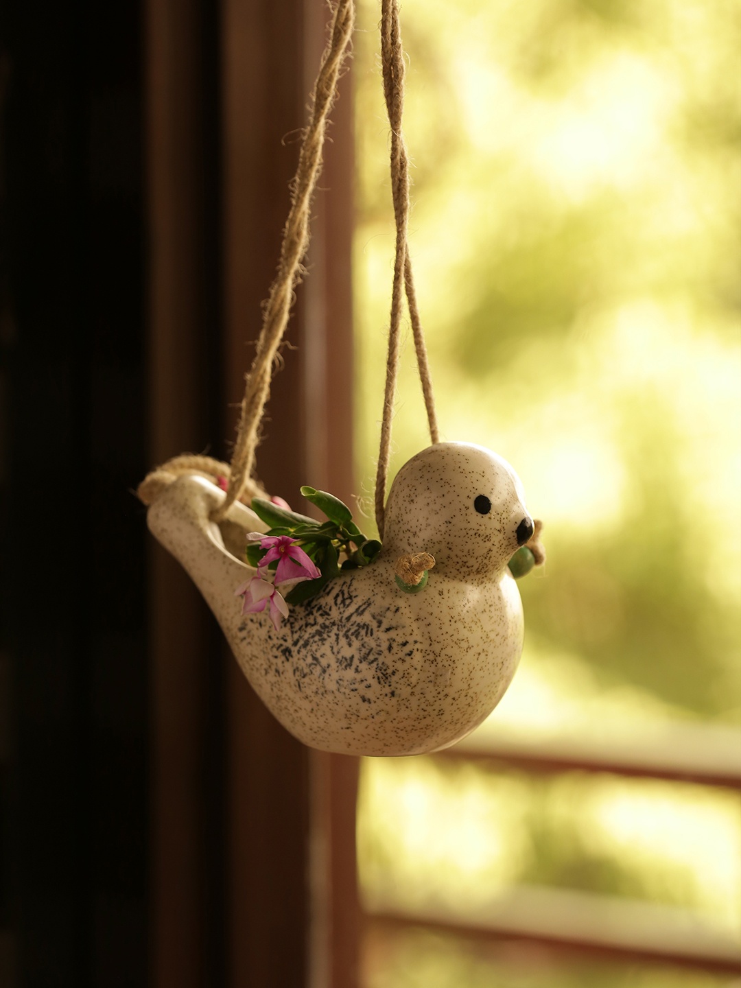 

ExclusiveLane Ceramic Decorative Garden & Balcony Hanging Planter, Off white