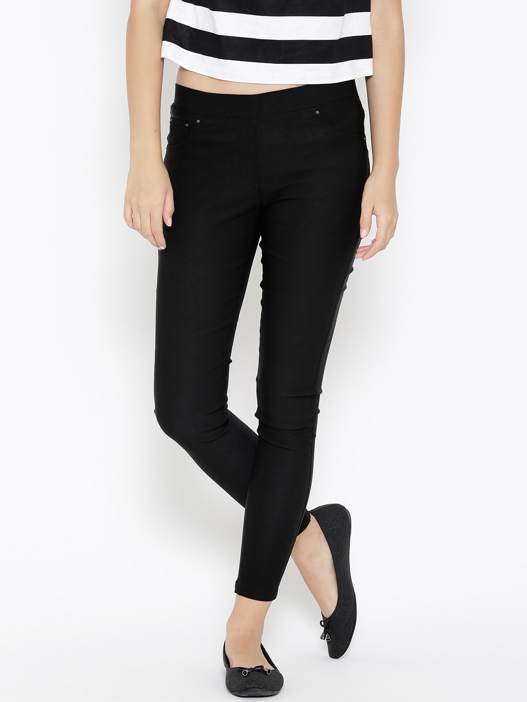 

Westwood Black Solid Jeggings