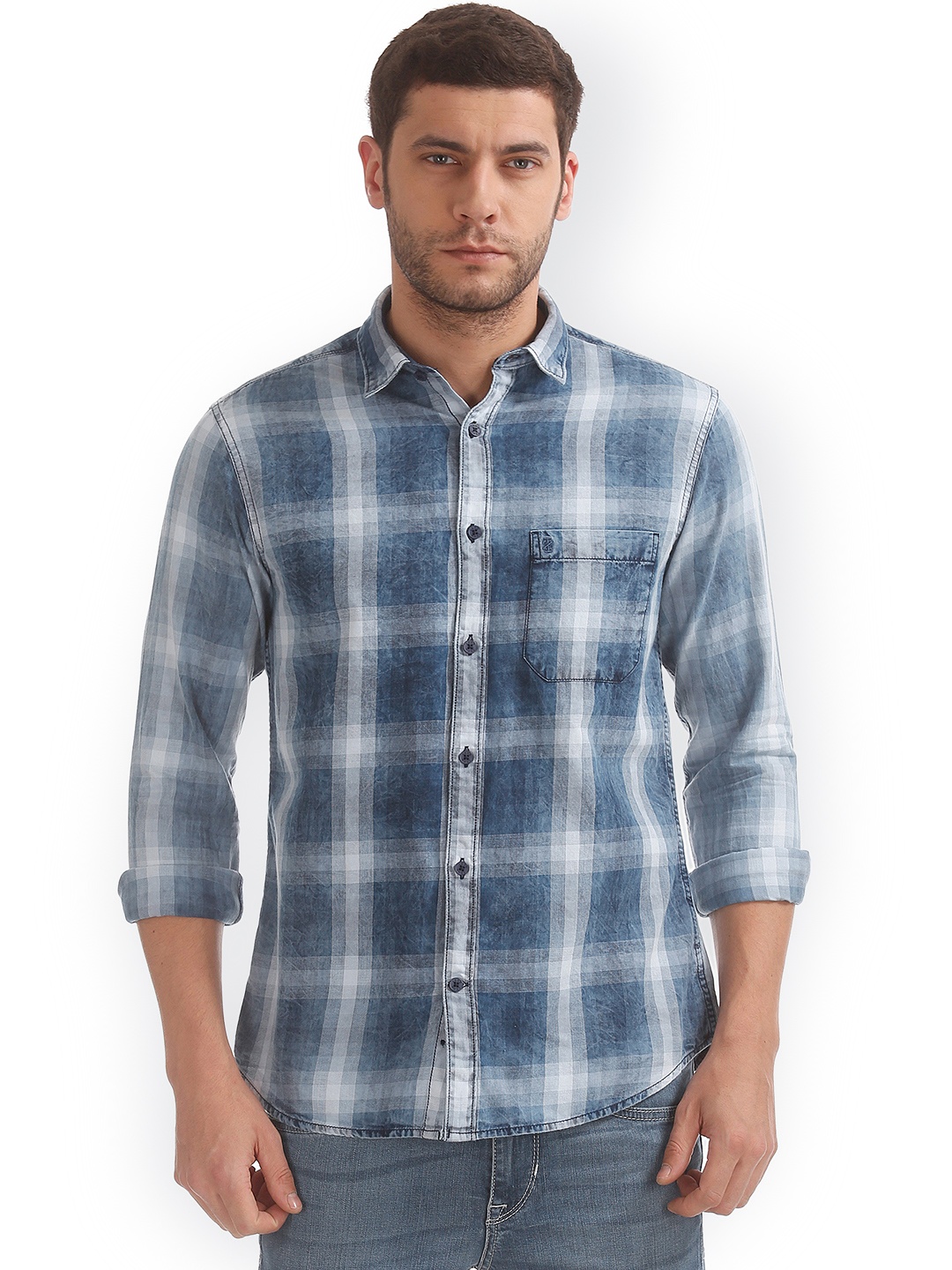 

IZOD Men Blue & White Slim Fit Checked Casual Shirt