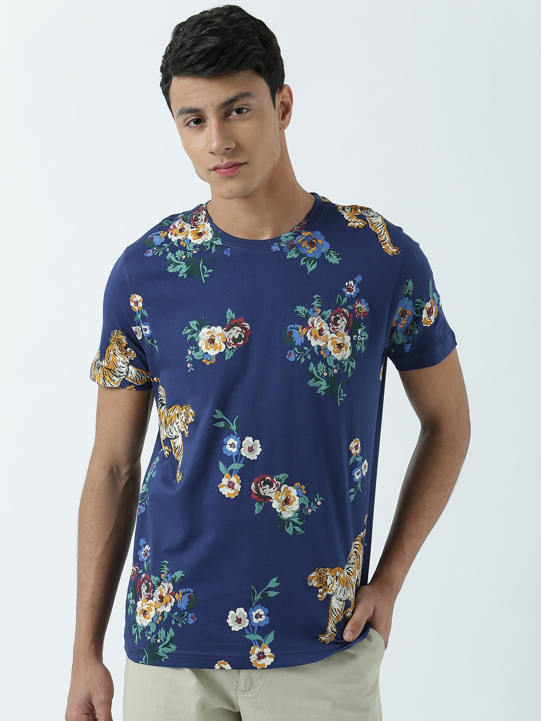 

Huetrap Men Navy Blue Printed Round Neck T-shirt