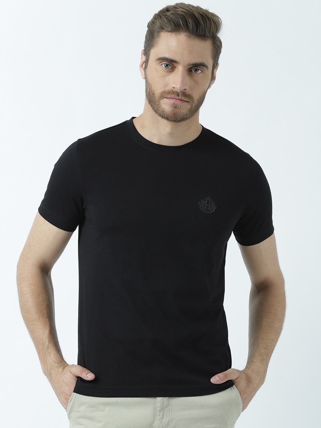 

Huetrap Men Black Solid Round Neck T-shirt