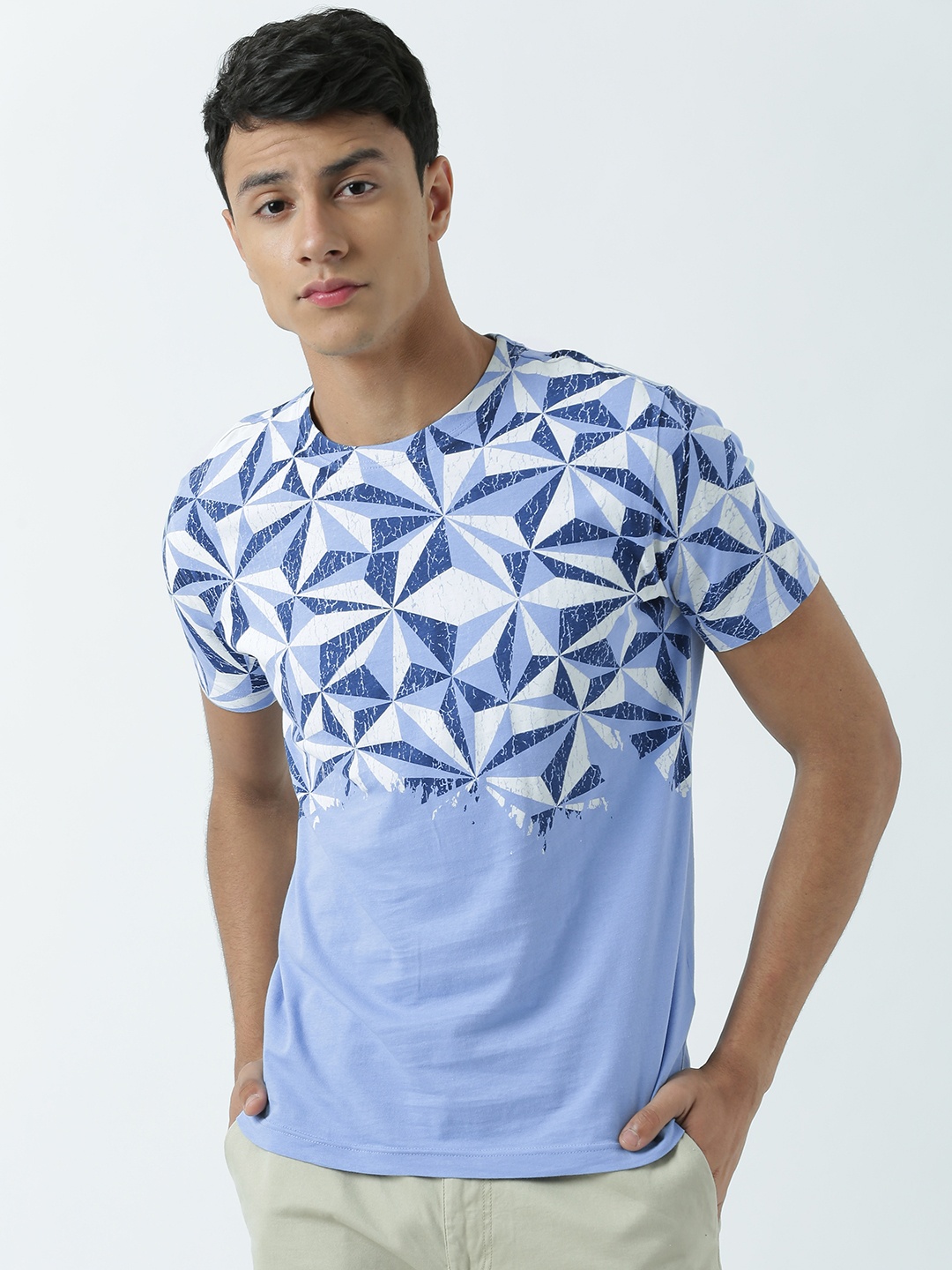 

Huetrap Men Blue Printed Round Neck T-shirt