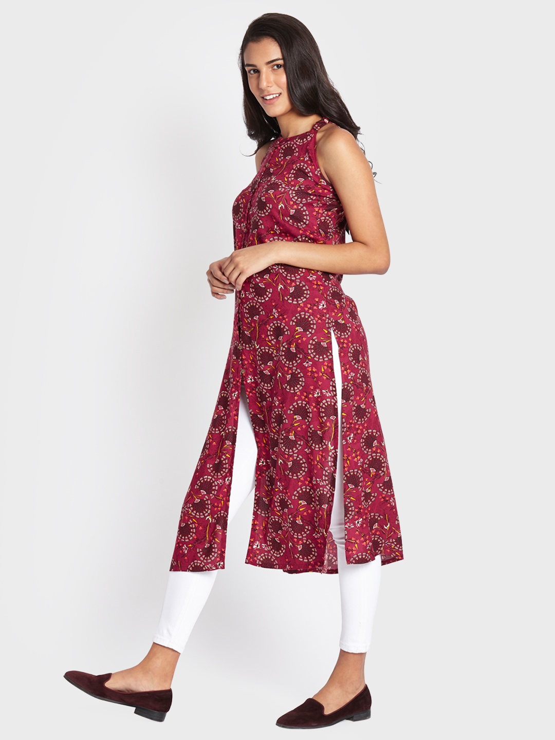 

Global Desi Women Burgundy Printed Straight Kurta