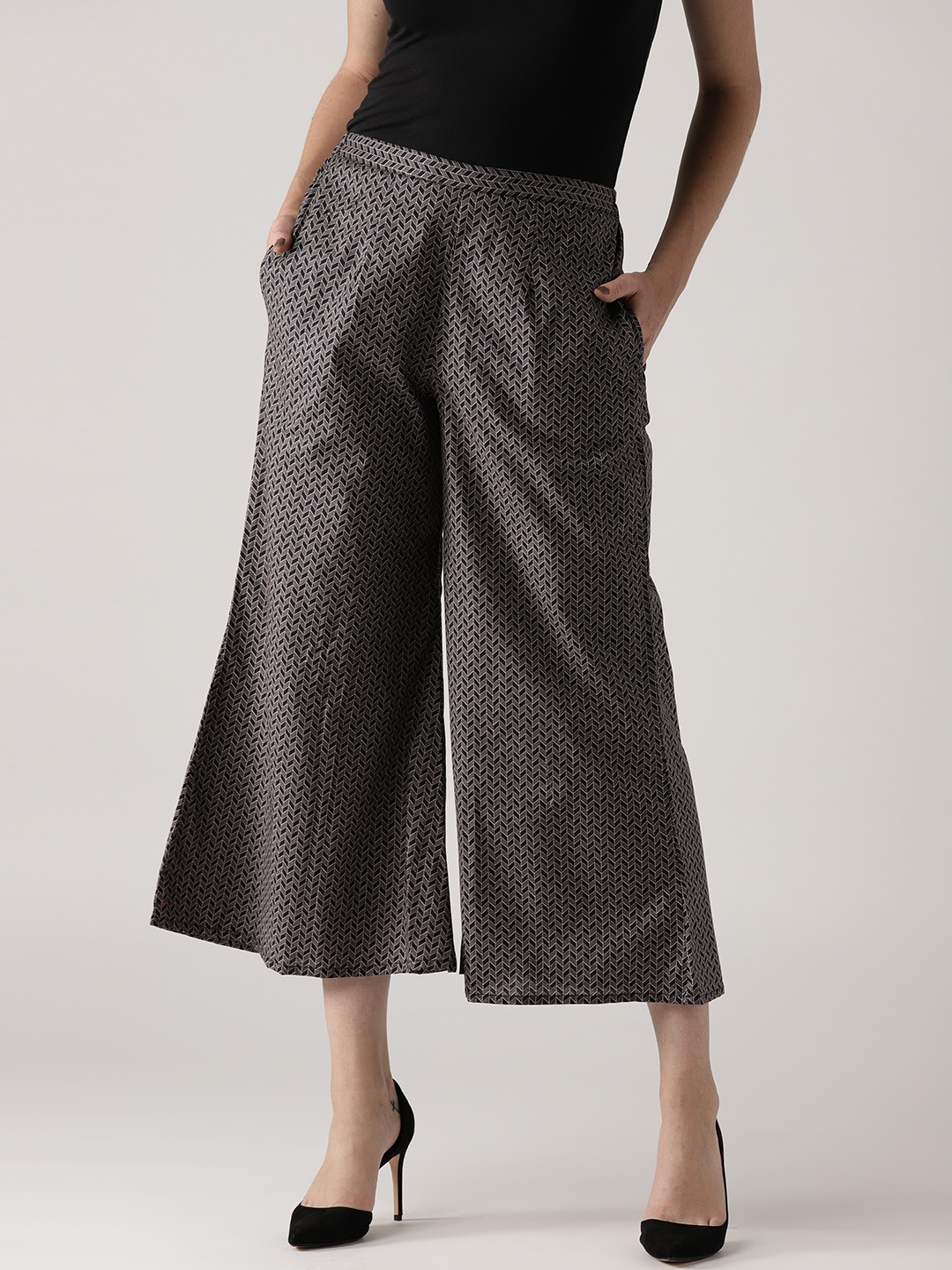 

Libas Women Grey & Navy Blue Printed Flared Palazzos