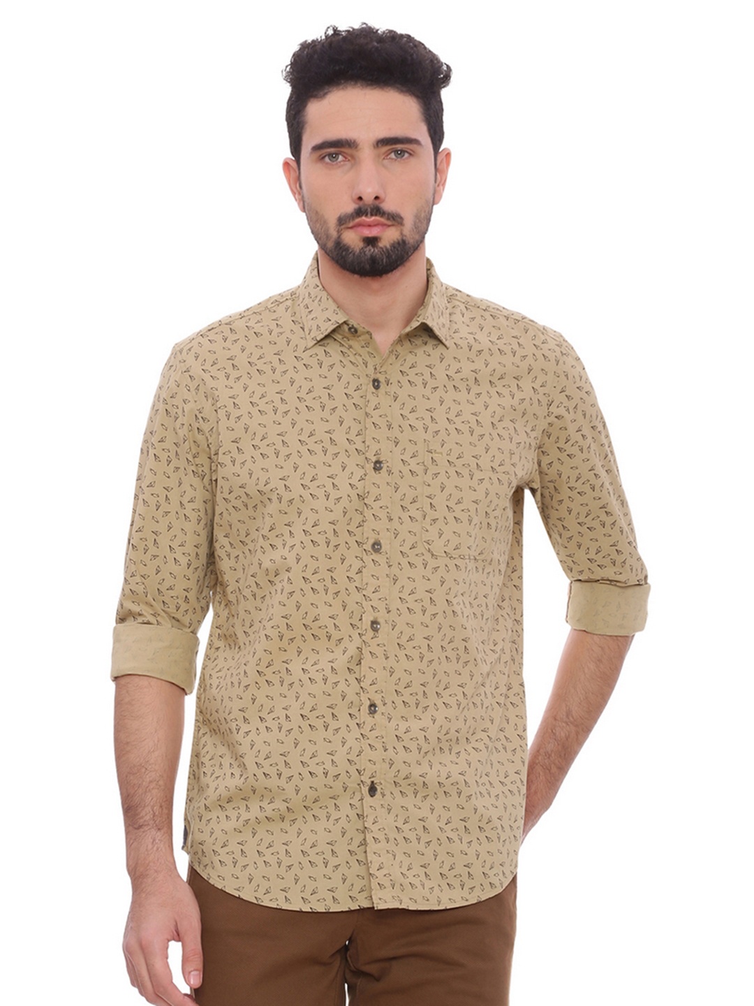 

Basics Men Beige Slim Fit Printed Casual Shirt