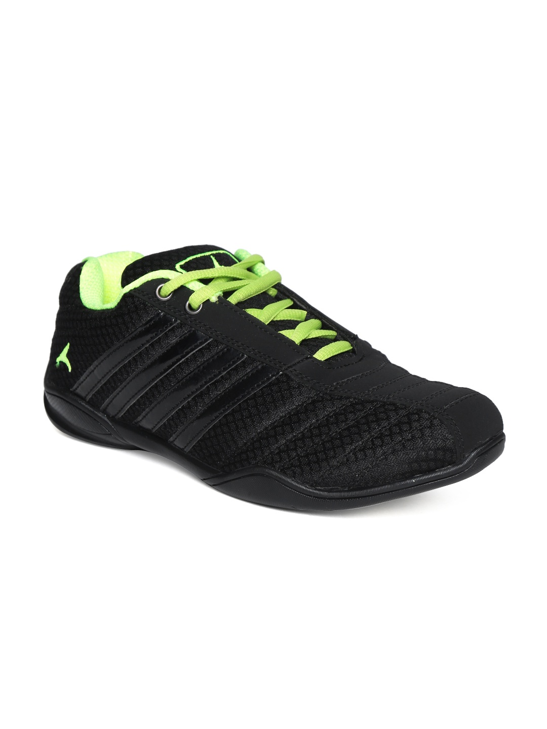 

TRACER Men Black Running Shoes