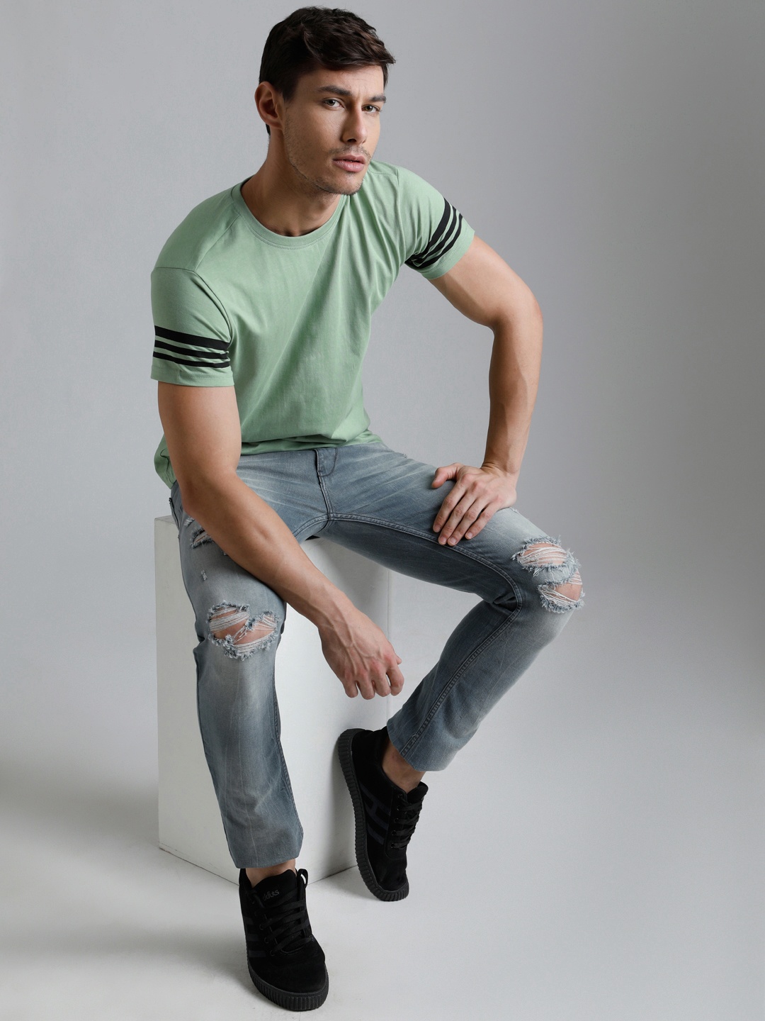 

DILLINGER Men Green Solid Round Neck Pure Cotton T-shirt