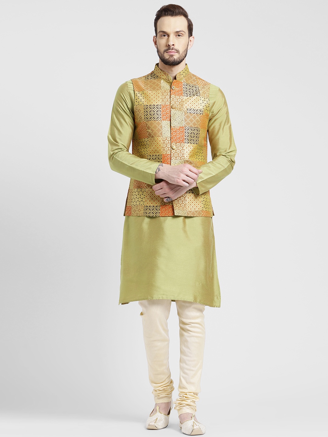 

KISAH Men Green Solid Kurta with Churidar & Nehru Jacket