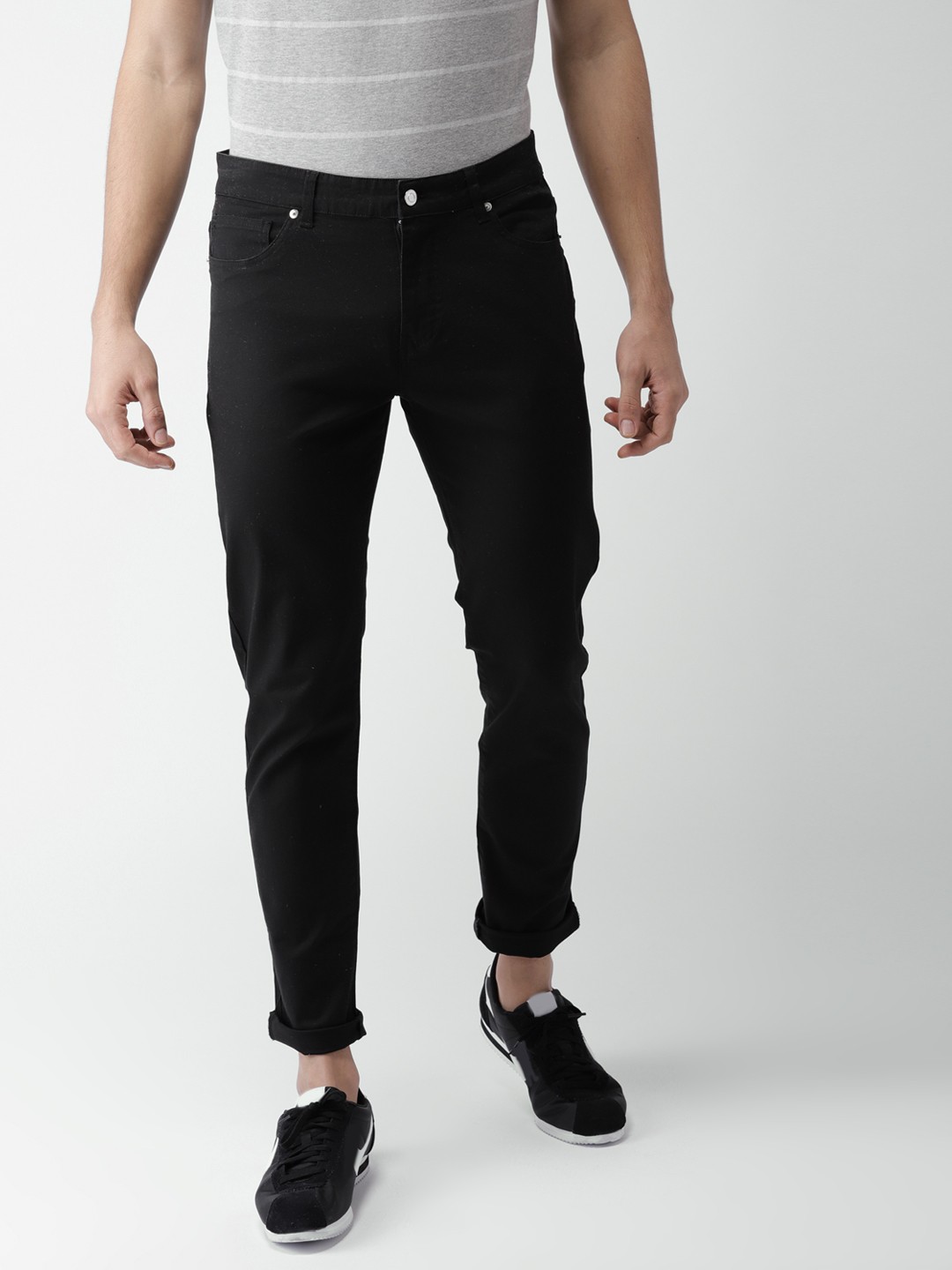 

FOREVER 21 Men Black Regular Fit Solid Regular Trousers