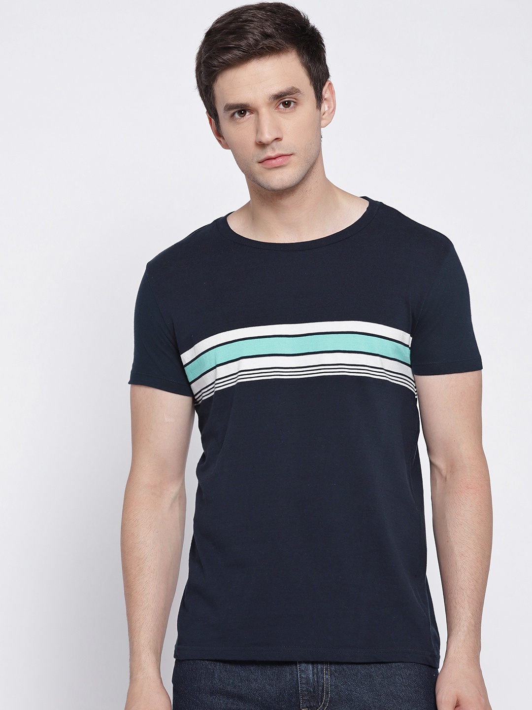 

Aeropostale Men Navy Blue Striped Round Neck T-shirt