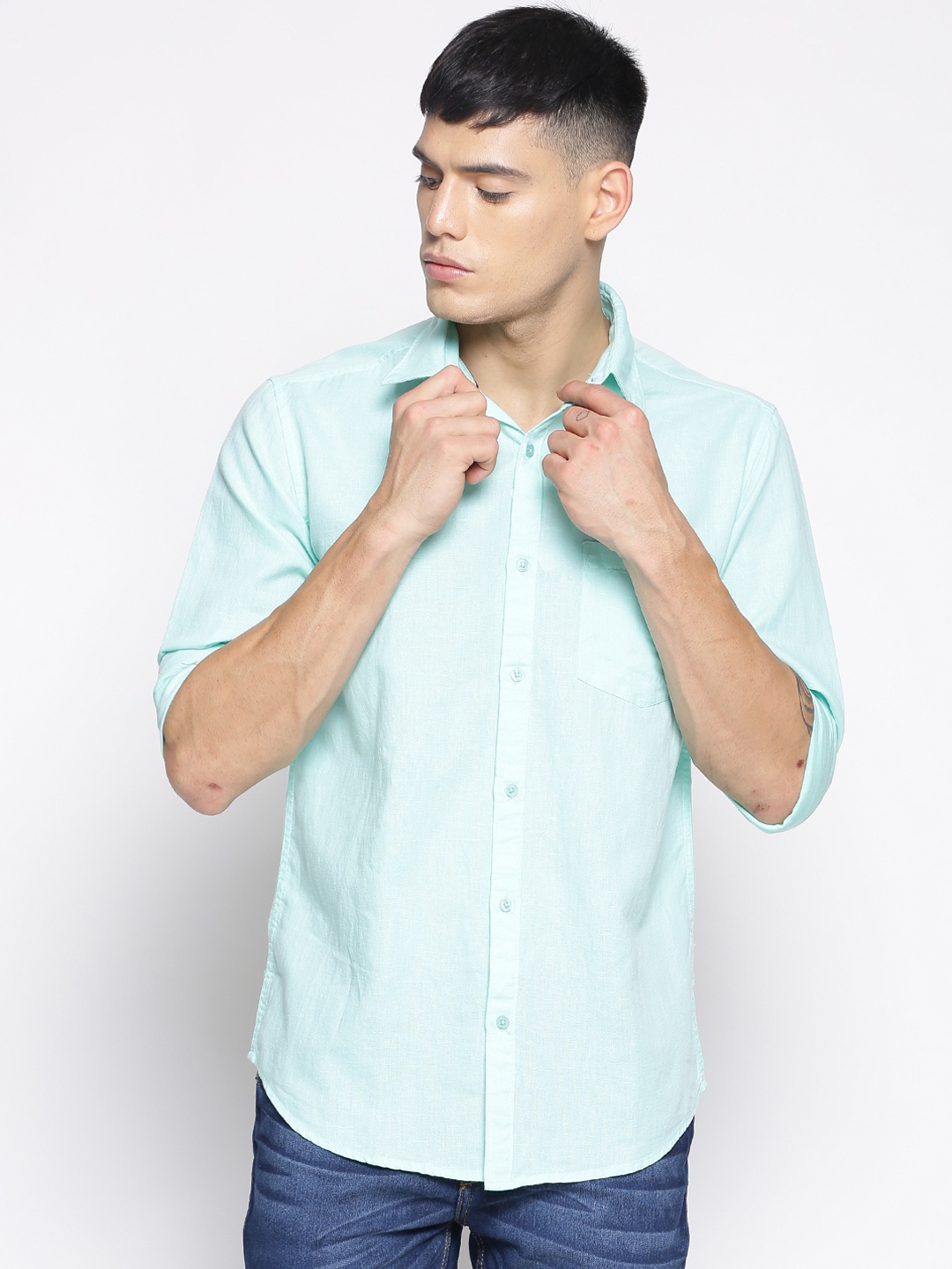 

IVOC Men Blue Slim Fit Solid Casual Shirt