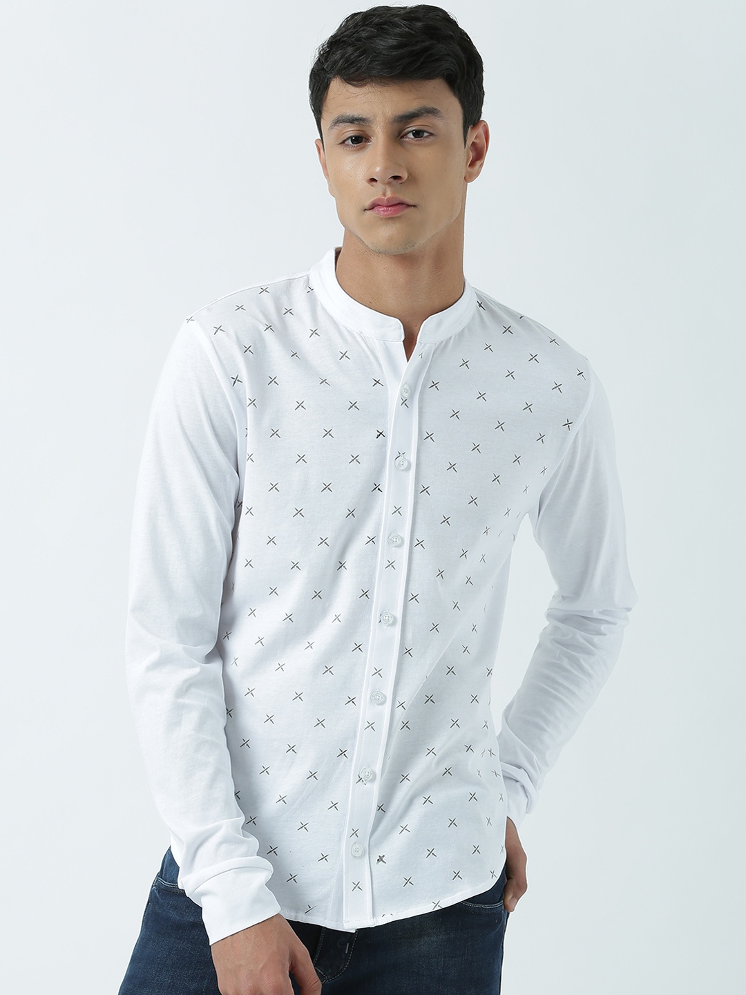 

Huetrap Men White Regular Fit Printed Casual Shirt