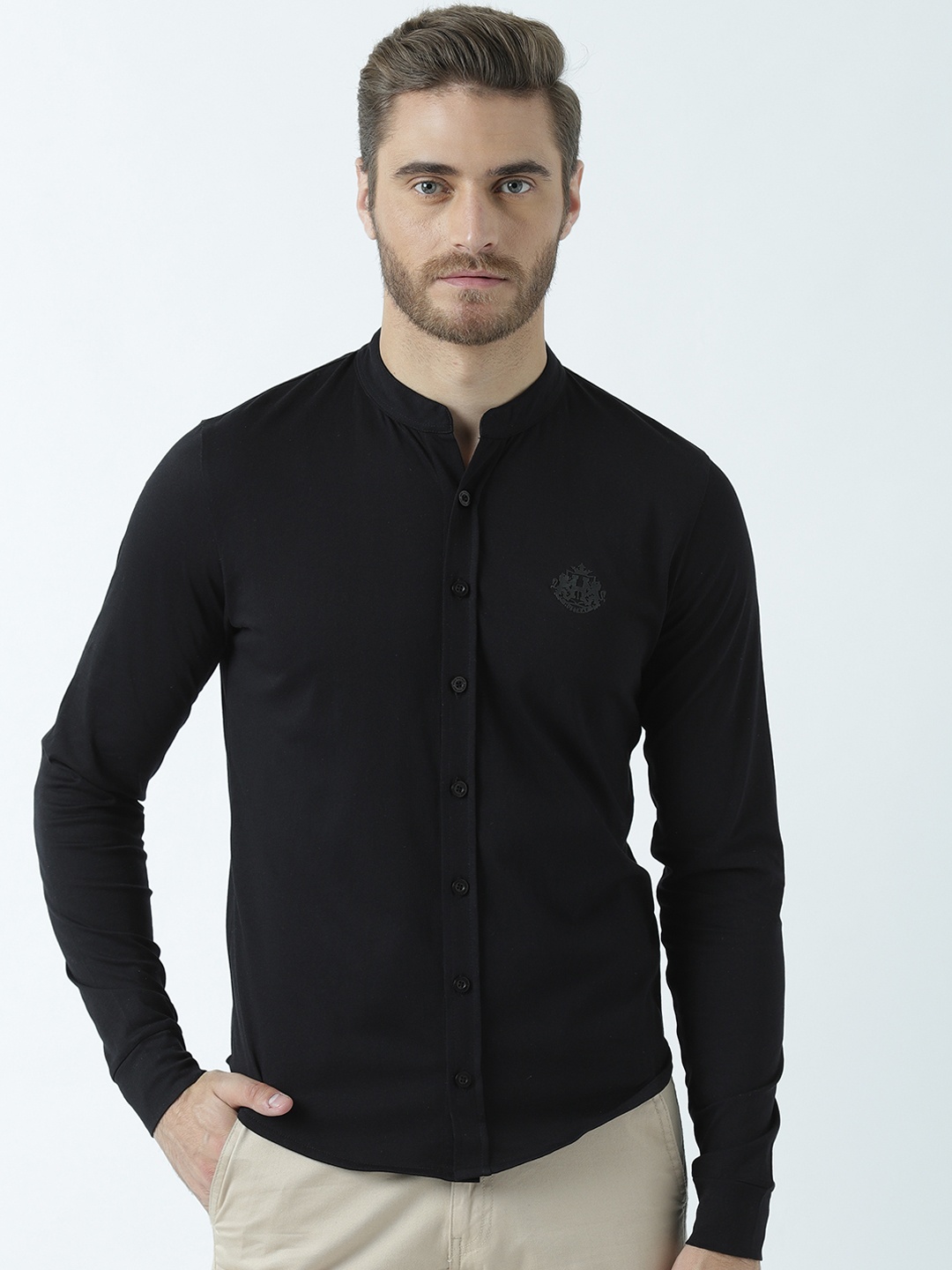 

Huetrap Men Black Regular Fit Solid Casual Shirt