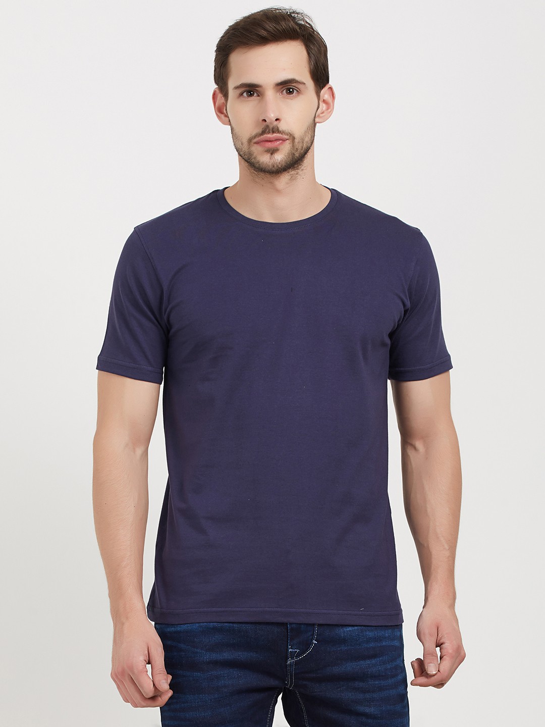 

Redwolf Men Navy Blue Solid Round Neck T-shirt