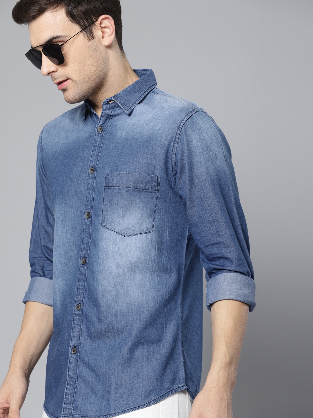 

Dennis Lingo Men Blue Slim Fit Faded Casual Chambray Shirt