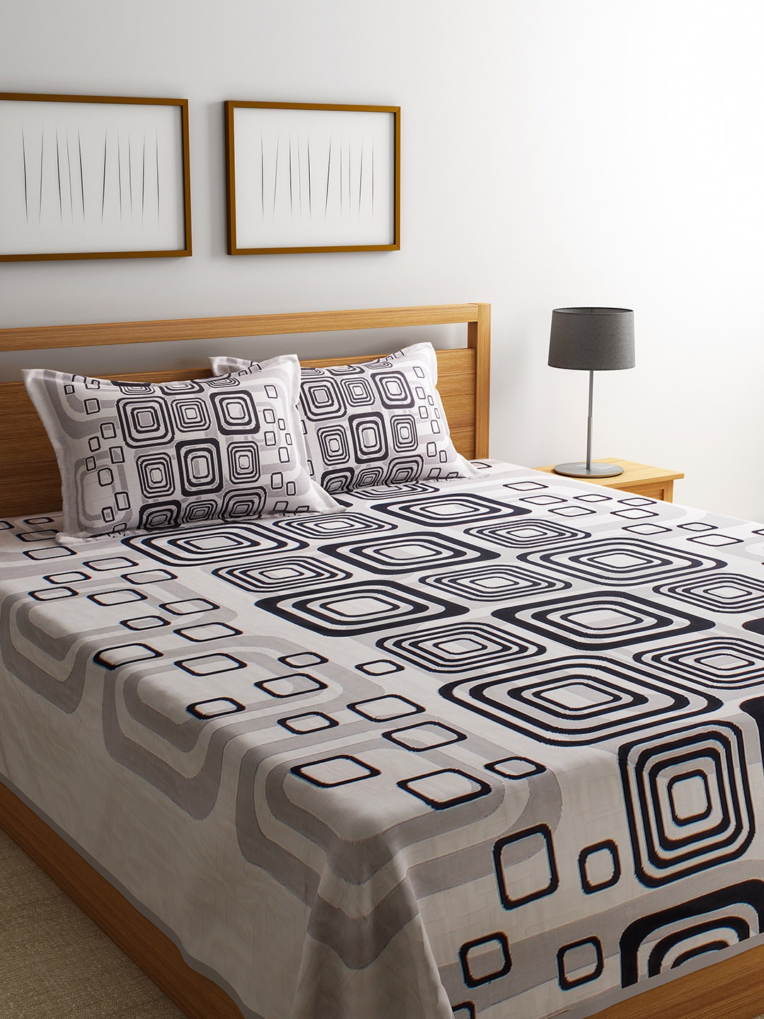 

ROMEE Off-White & Black Printed 220 TC Reversible Double Bed Cover with 2 Pillow Covers