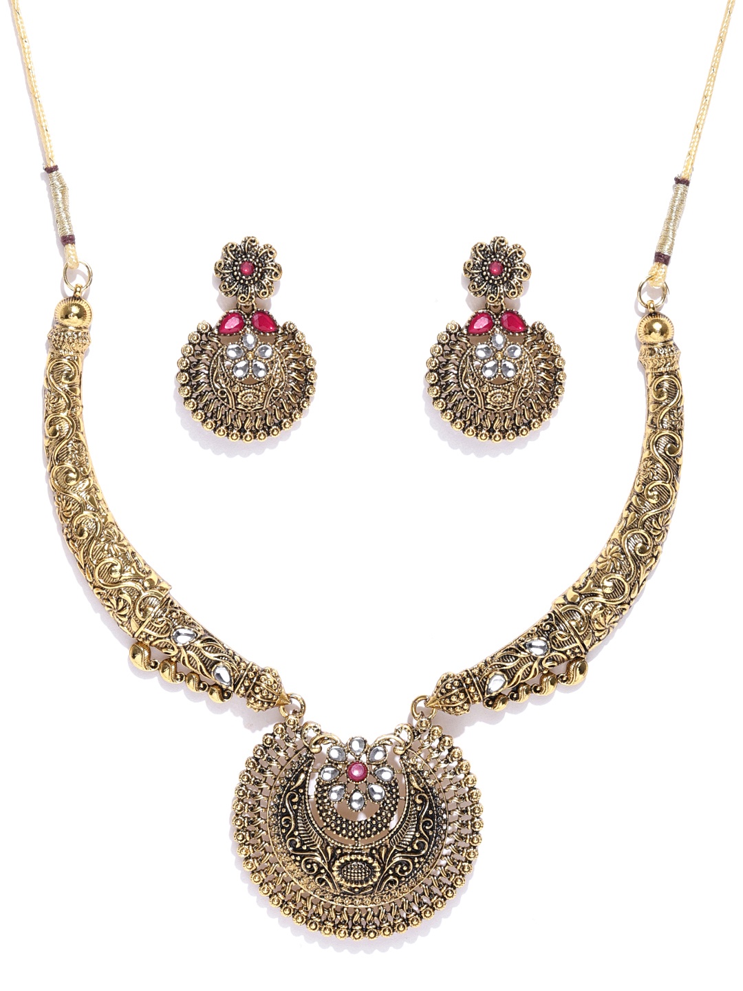 

Zaveri Pearls Antique Gold-Toned & Pink Stone-Studded Textured Jewellery Set