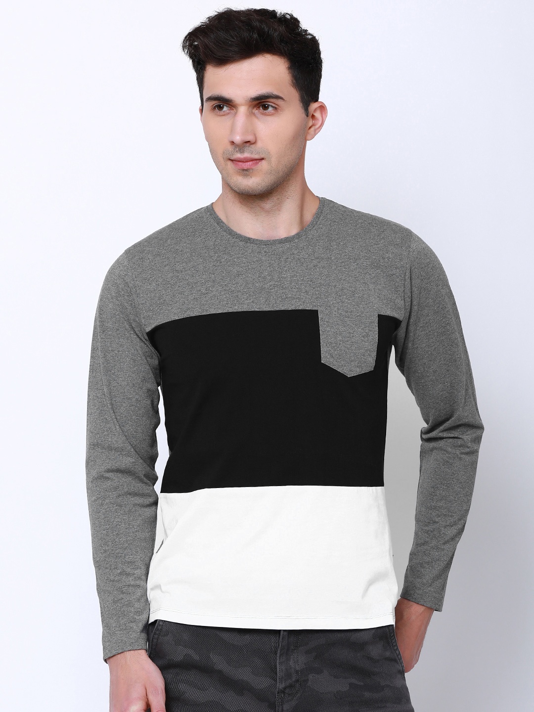 

HIGHLANDER Colourblocked Full Sleeves T-shirt, Charcoal