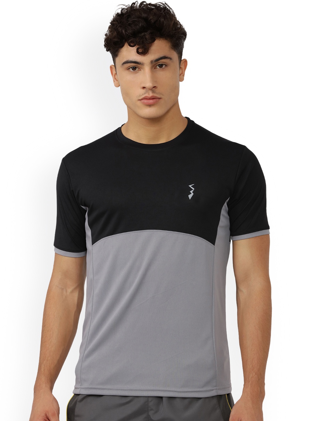 

Campus Sutra Men Grey Colourblocked Round Neck T-shirt